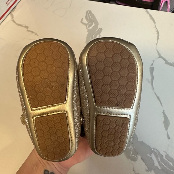 Felix and Flora Baby Sparkle Gold Shoes w/ Velcro Strap Size 12-18 - Picture 2 of 8